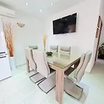 Toby Apartmán
