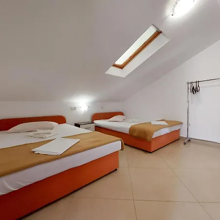 Toby Apartman *